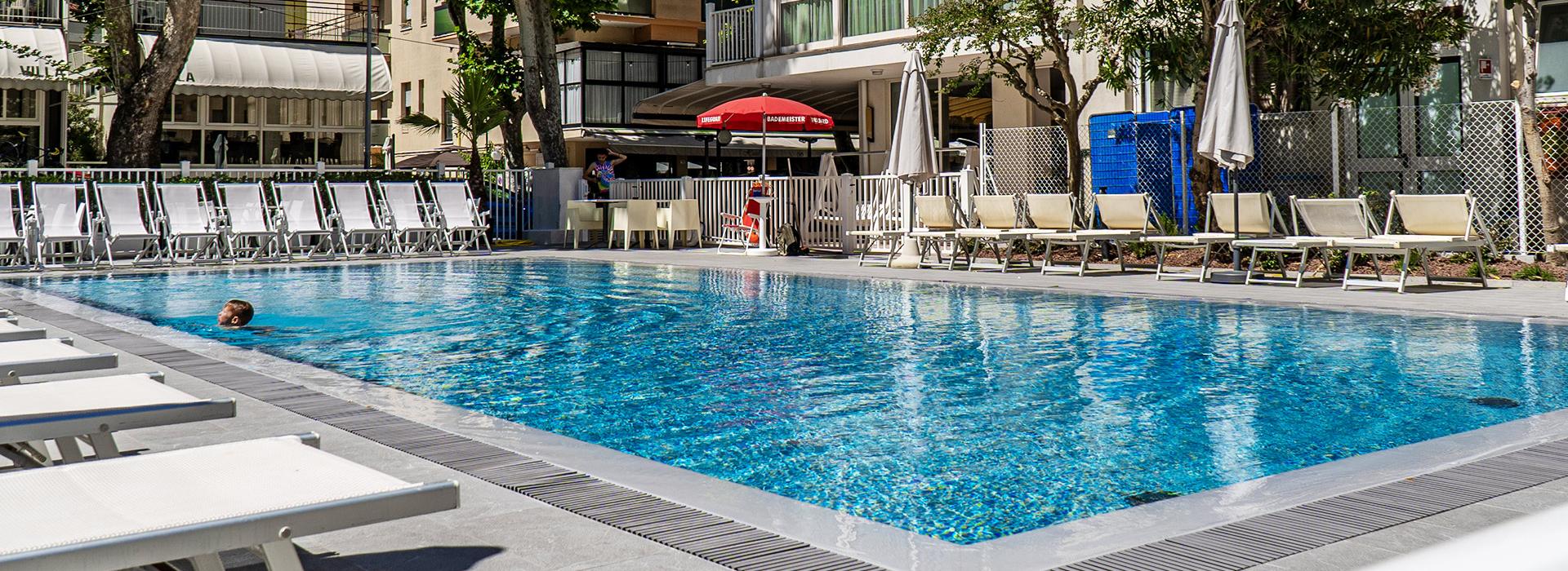 hotelaiglonrimini it piscina-hotel-rimini 006