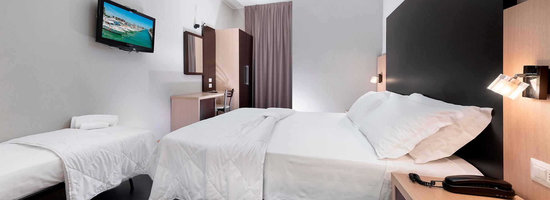 hotelaiglonrimini en room-smart 012